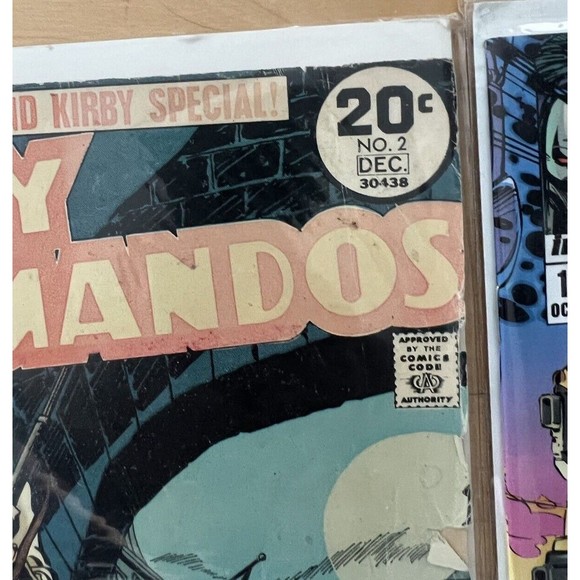 Lot of 10 Comics Batman, Vampirella, Books of Magic, DC and Others, Mixed Lot - Picture 11 of 12